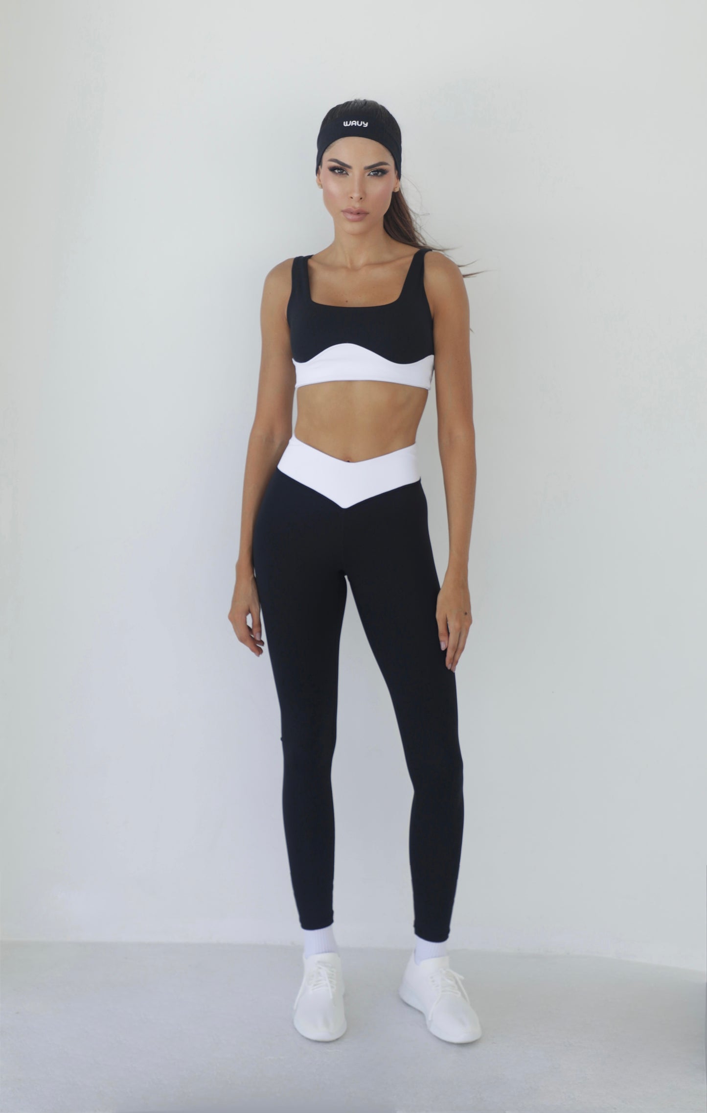 Wave Line Top Black
